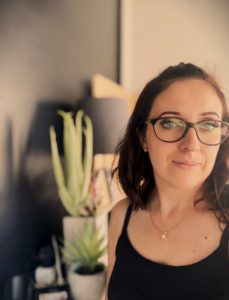 Adélaïde, gérante, experte visage